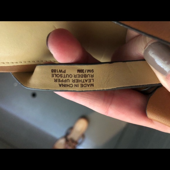 The MICHAEL Michael Kors Tara Thong sandal - Picture 5 of 8